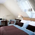 The Fitzgerald 4*