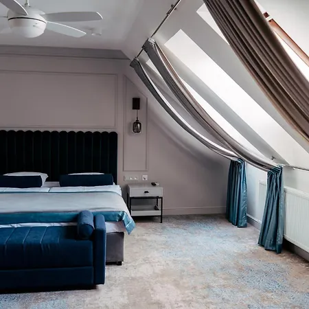 The Fitzgerald 4*