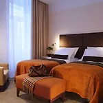 The Fitzgerald 4*
